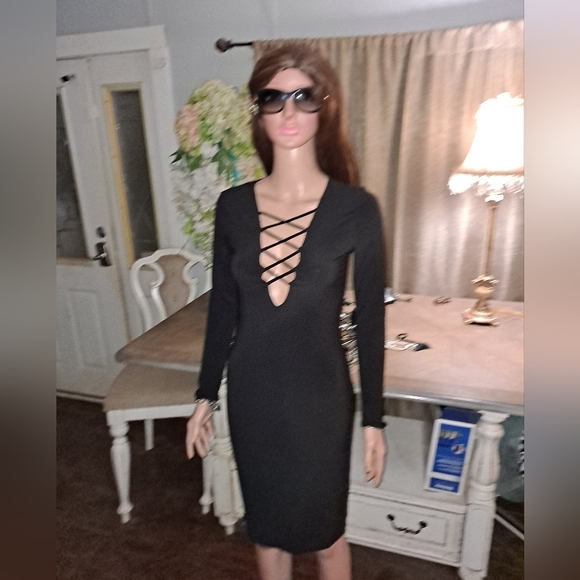 Ming ming dress, size m - Picture 7 of 12